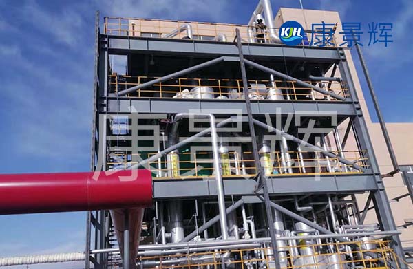 一套多效降膜蒸發(fā)器主要是由換熱器、冷凝器、預(yù)熱器、分離器等幾部分組成的